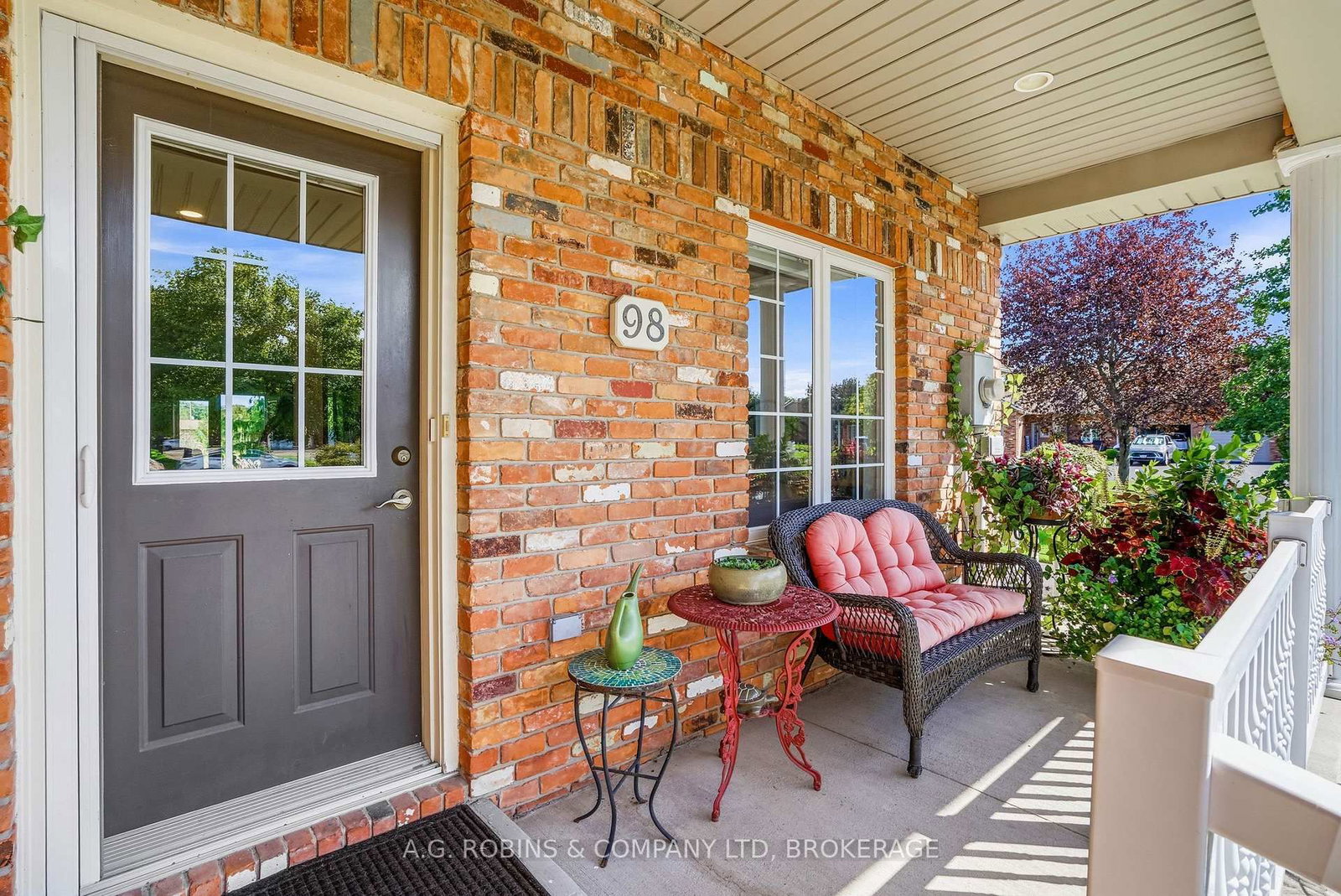 98 Maple Street • Port Colborne, ON photo 4
