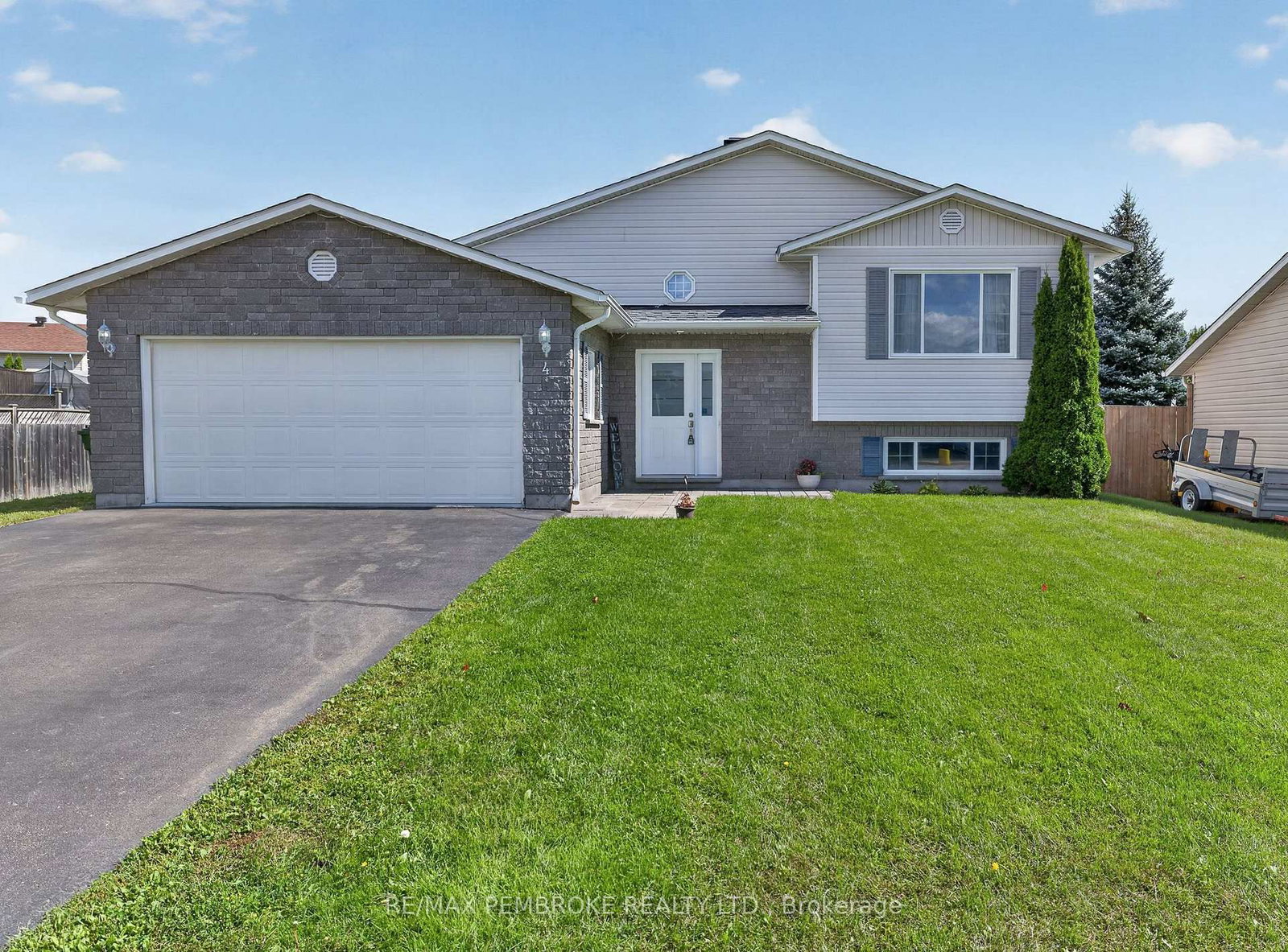 4 Winfield Street • Petawawa, ON photo 1