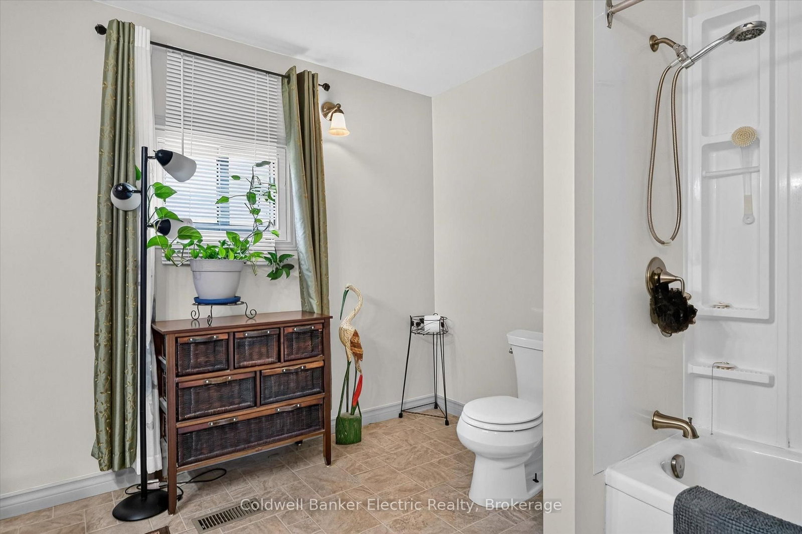 7 Main Street • Cavan Monaghan, ON photo 17
