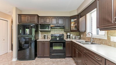 994 Mapleridge Street • London North, ON photo 8