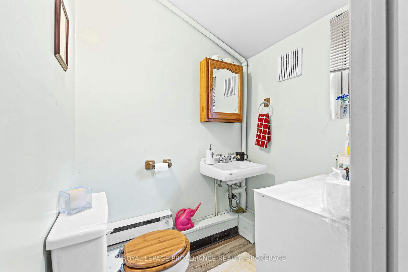 274 Wellington Street • Kingston, ON photo 13