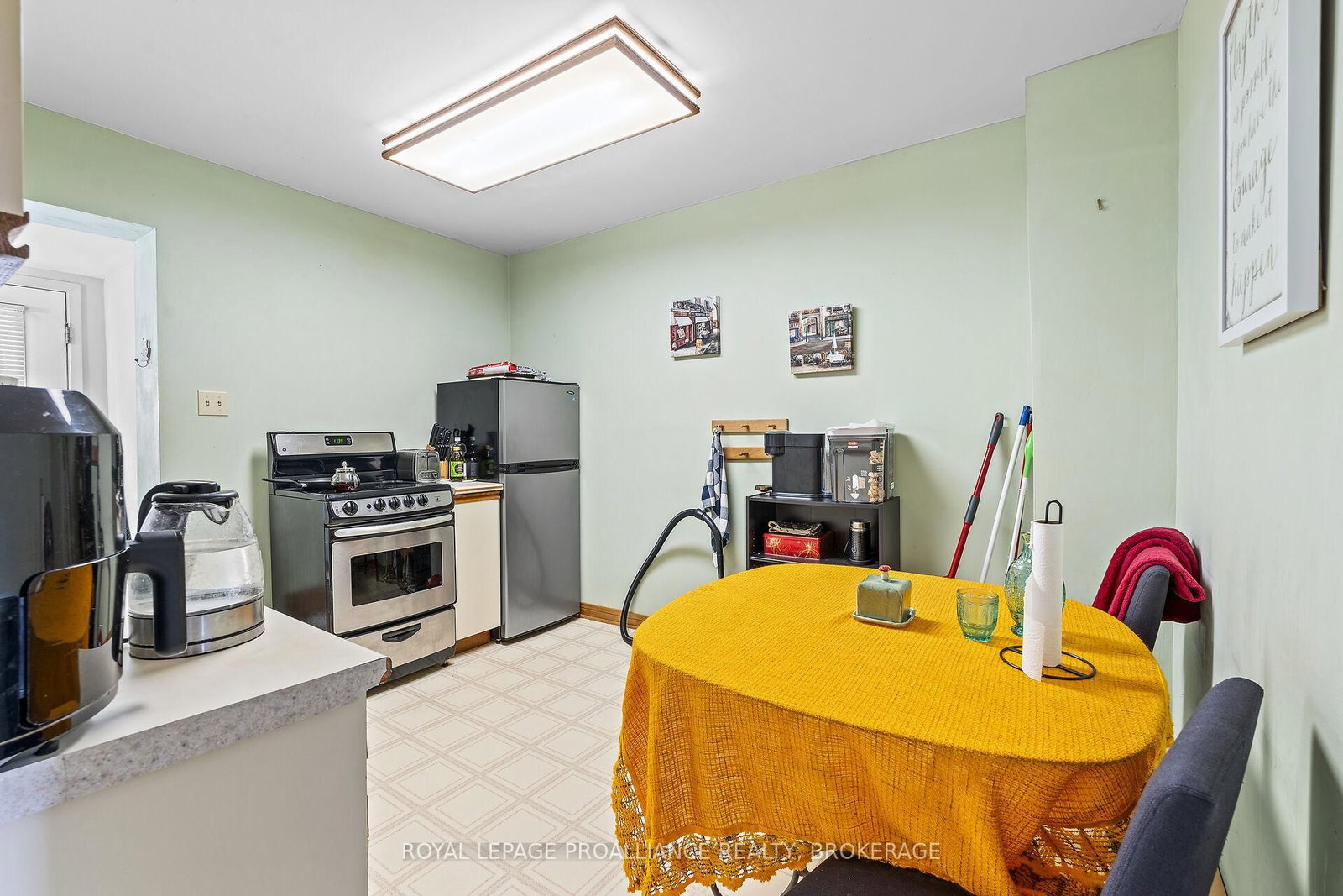 274 Wellington Street • Kingston, ON photo 17