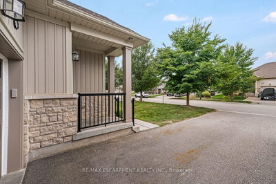 37 Middleton Avenue • Centre Wellington, ON photo 2