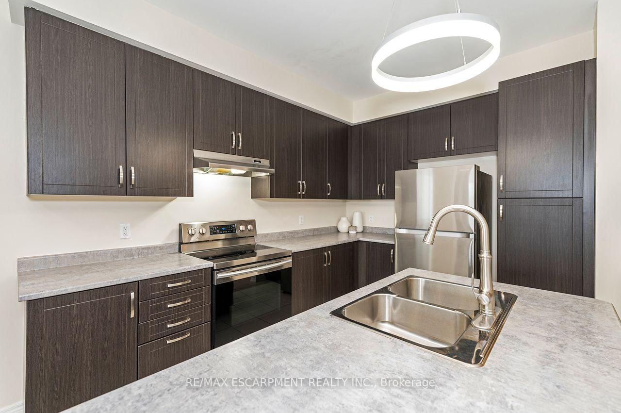 37 Middleton Avenue • Centre Wellington, ON photo 8