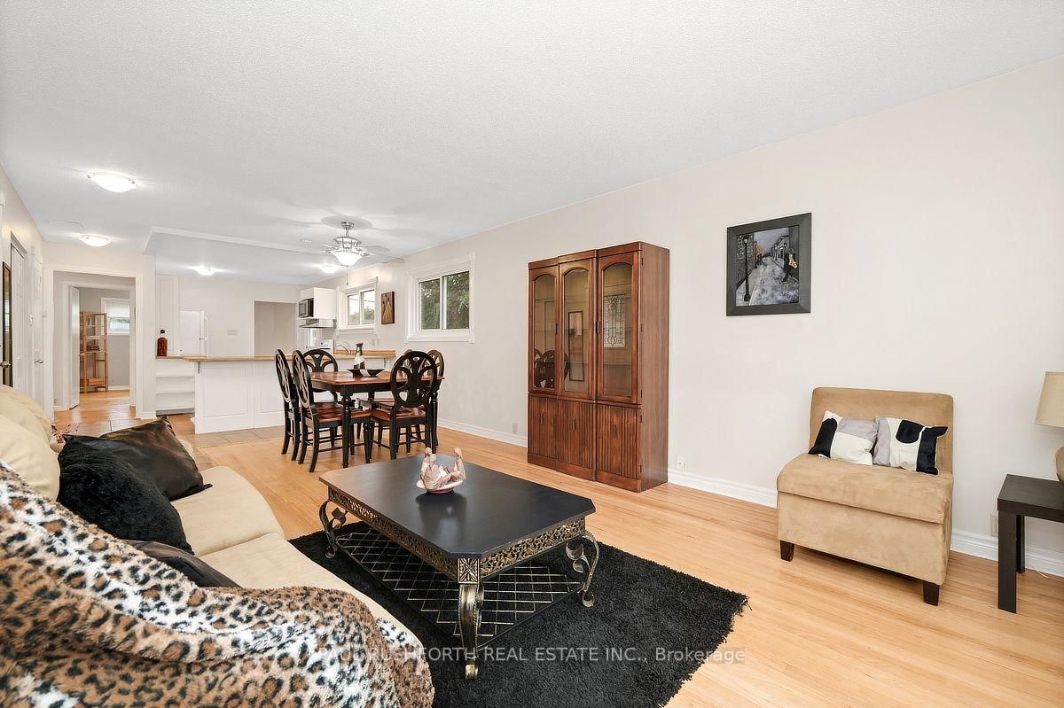 62 Ashburn Drive • Ottawa, ON photo 3