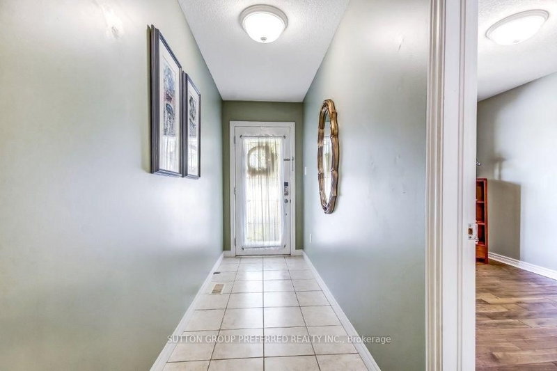 3 - 464 Commissioners Road W