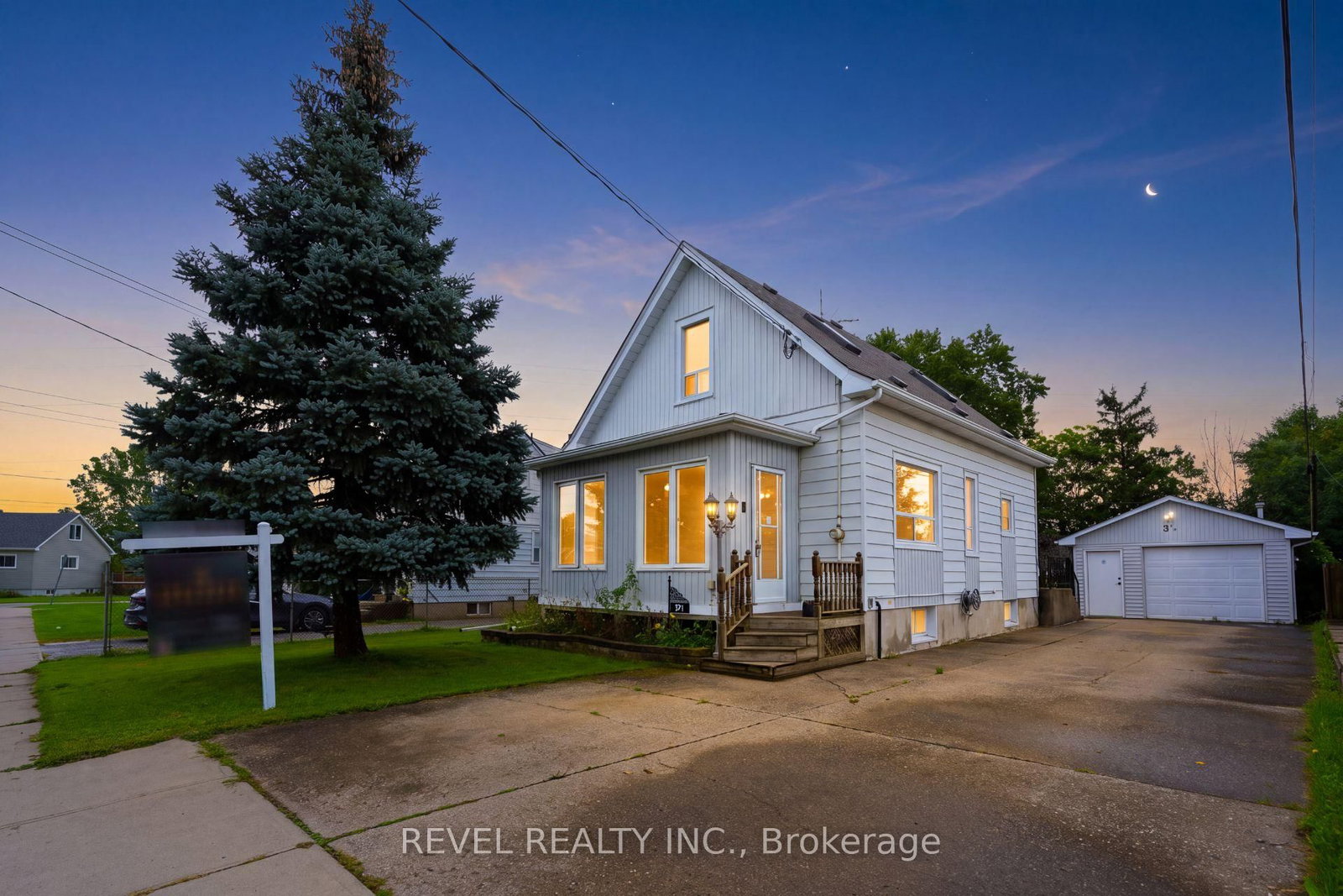 3 1/2 Dundonald Street • St. Catharines, ON photo 1