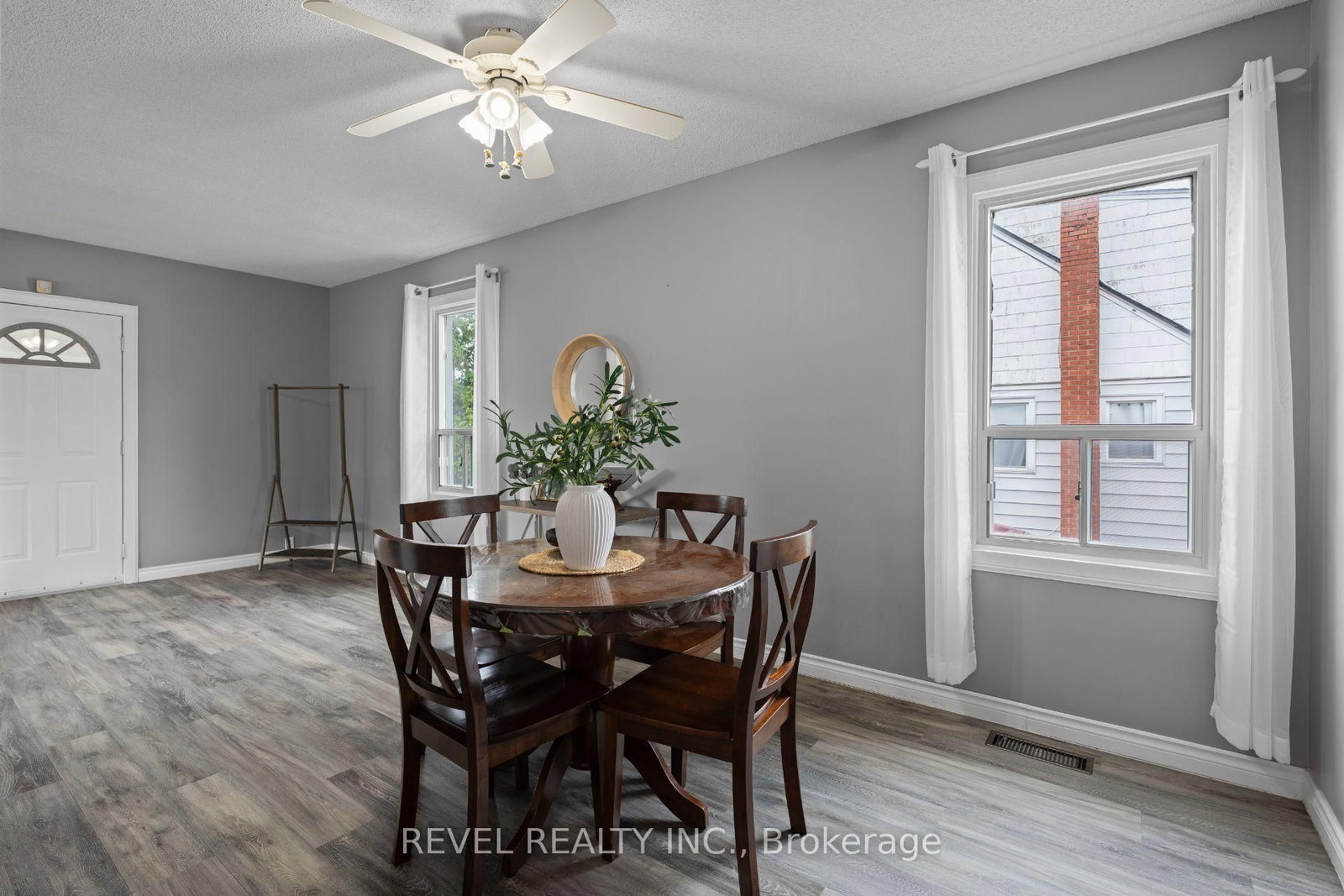 3 1/2 Dundonald Street • St. Catharines, ON photo 12