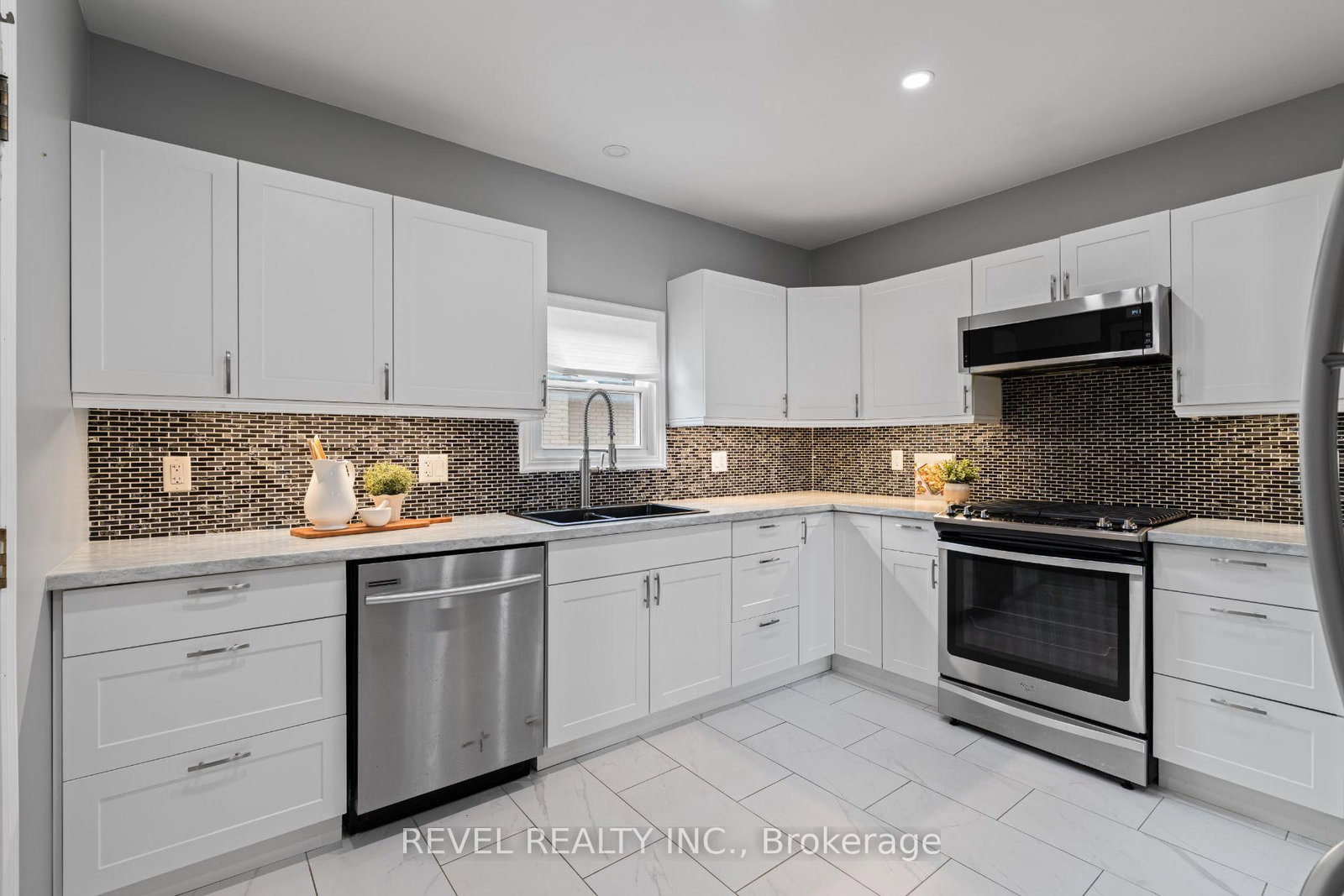 3 1/2 Dundonald Street • St. Catharines, ON photo 15