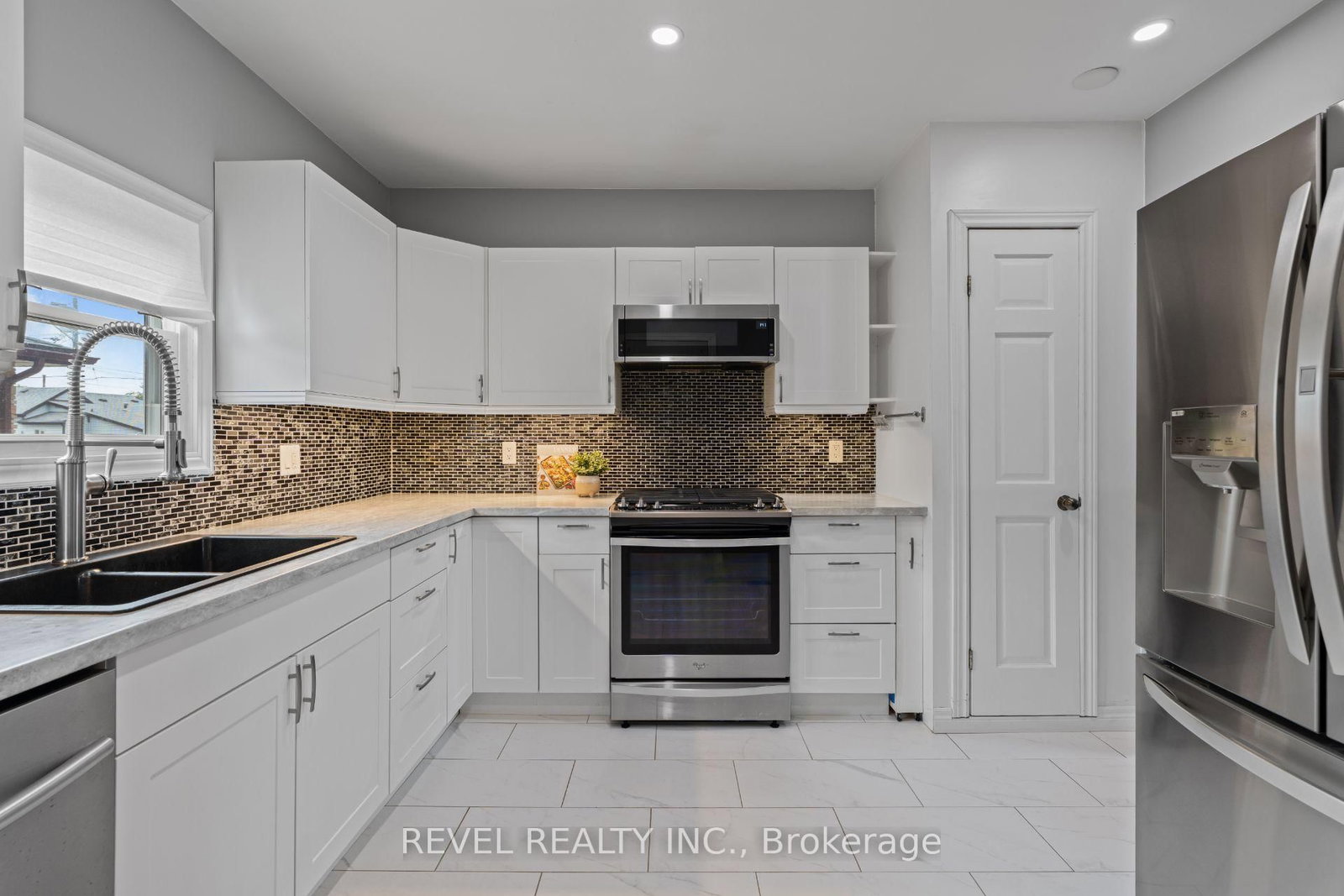3 1/2 Dundonald Street • St. Catharines, ON photo 16
