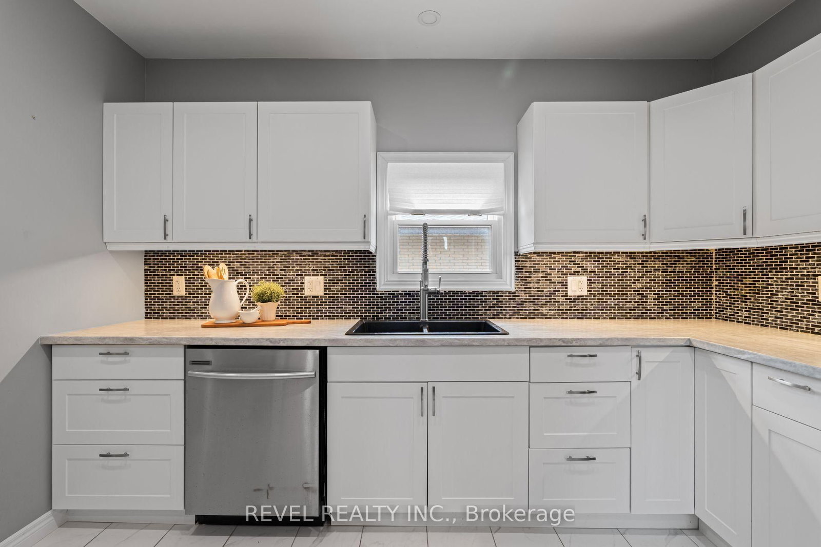 3 1/2 Dundonald Street • St. Catharines, ON photo 17