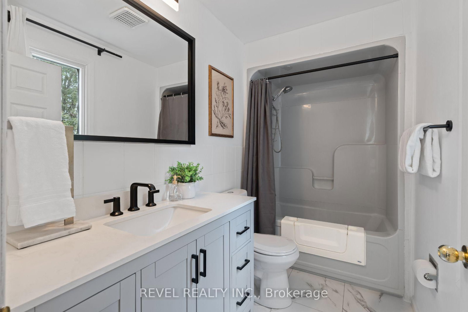3 1/2 Dundonald Street • St. Catharines, ON photo 18