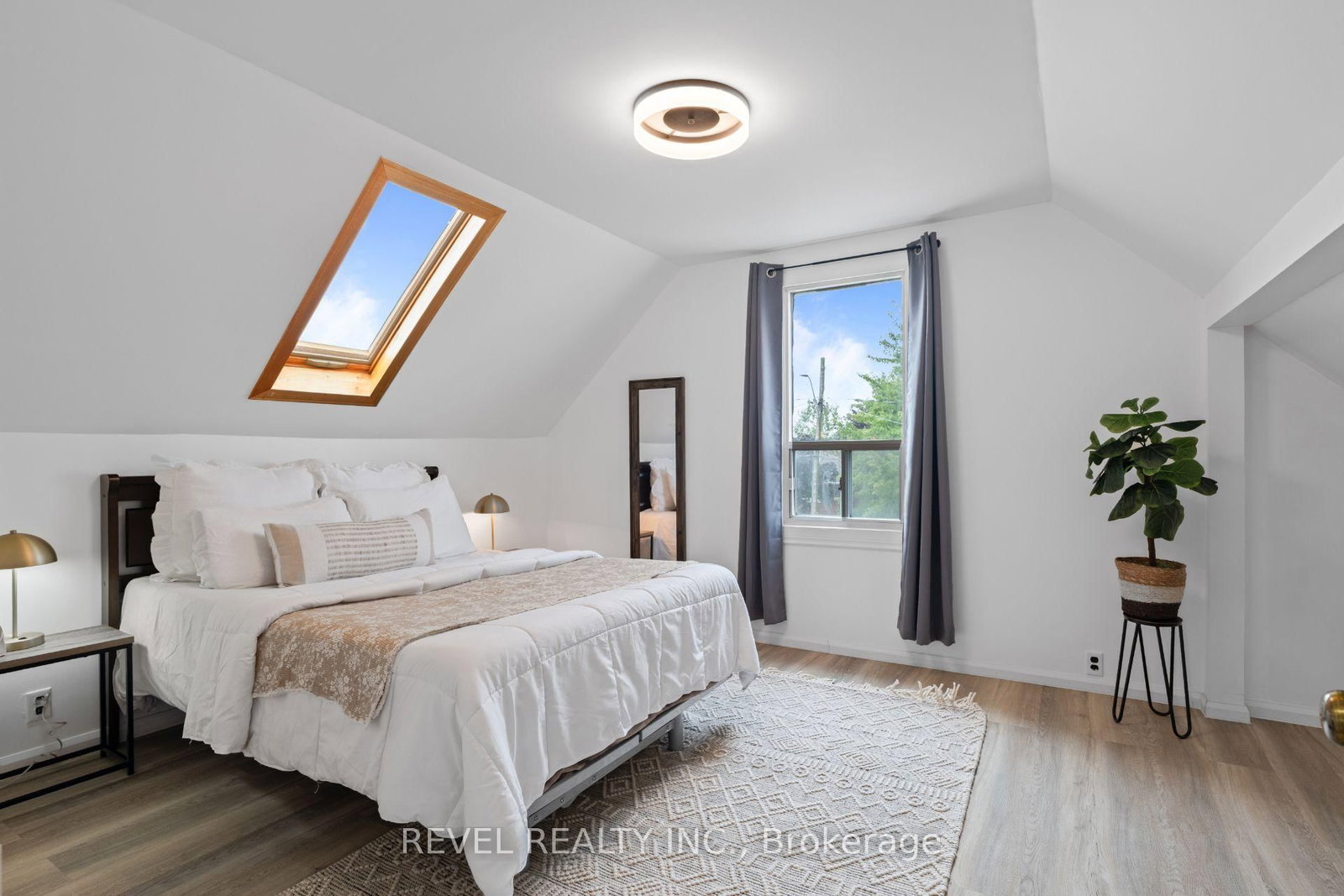 3 1/2 Dundonald Street • St. Catharines, ON photo 19