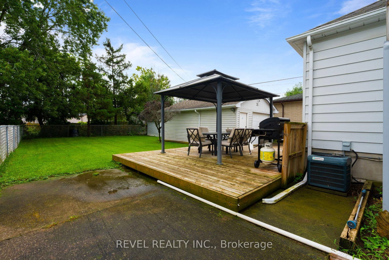 3 1/2 Dundonald Street • St. Catharines, ON photo 33