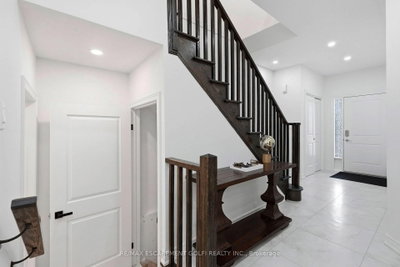 87 Rockledge Drive • Hamilton, ON photo 2
