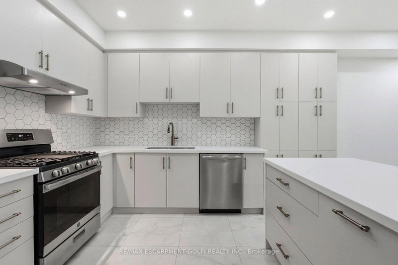 87 Rockledge Drive