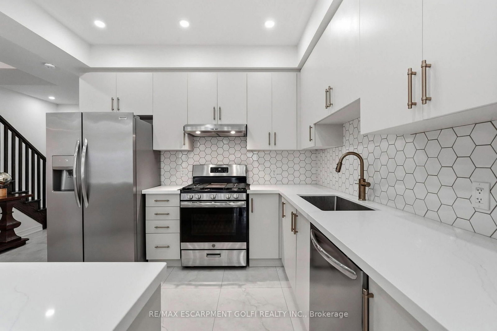 87 Rockledge Drive • Hamilton, ON photo 6