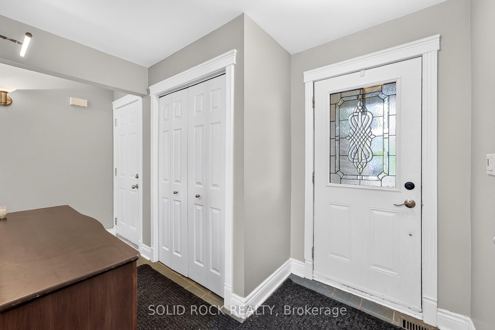 191 Yoho Drive • Ottawa, ON photo 5