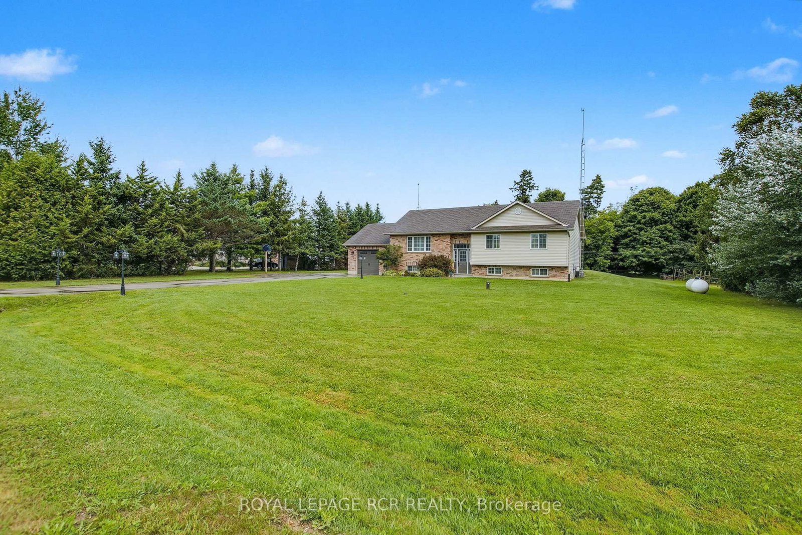 17 Deaken Drive • East Luther Grand Valley, ON photo 3