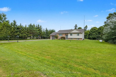 17 Deaken Drive • East Luther Grand Valley, ON photo 3