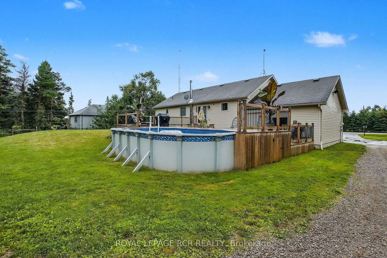 17 Deaken Drive • East Luther Grand Valley, ON photo 40