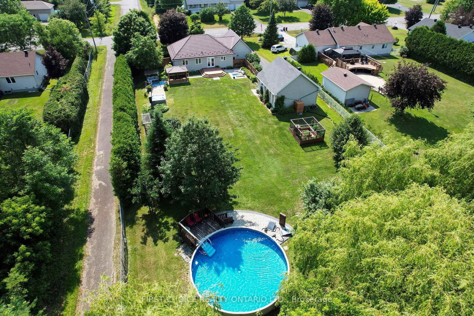 5857 Trudeau Avenue • Vars, ON photo 4