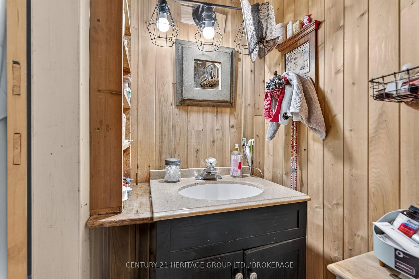 438 Main Street • Bath, ON photo 20