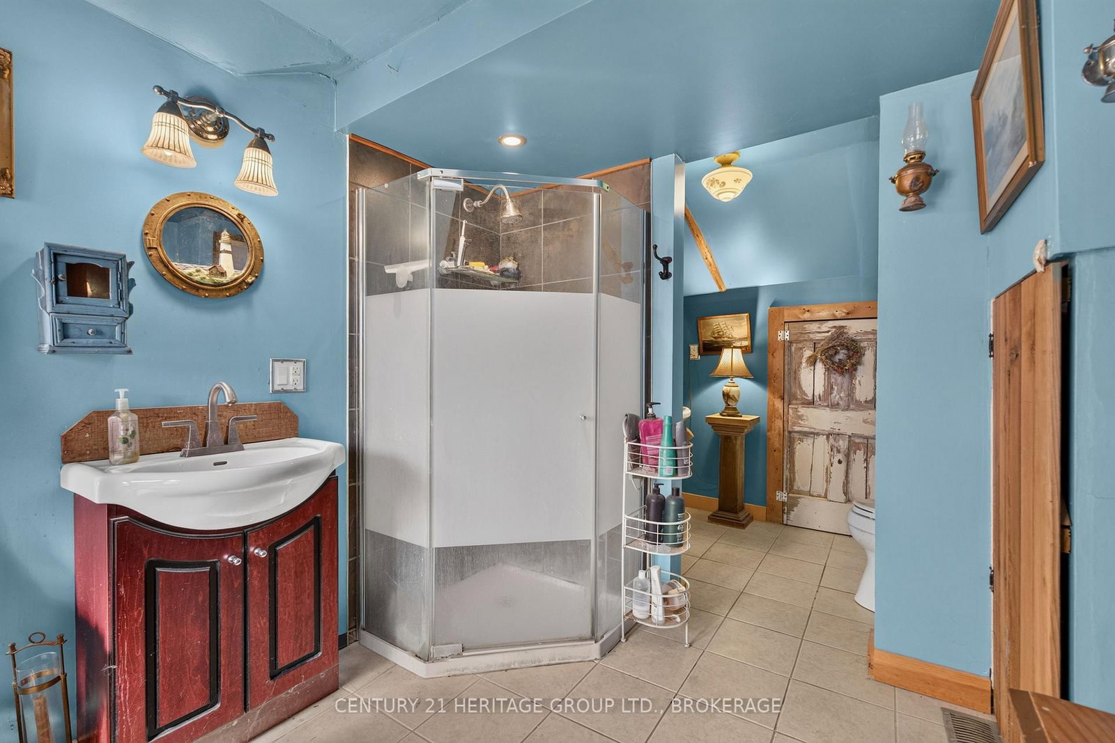 438 Main Street • Bath, ON photo 28