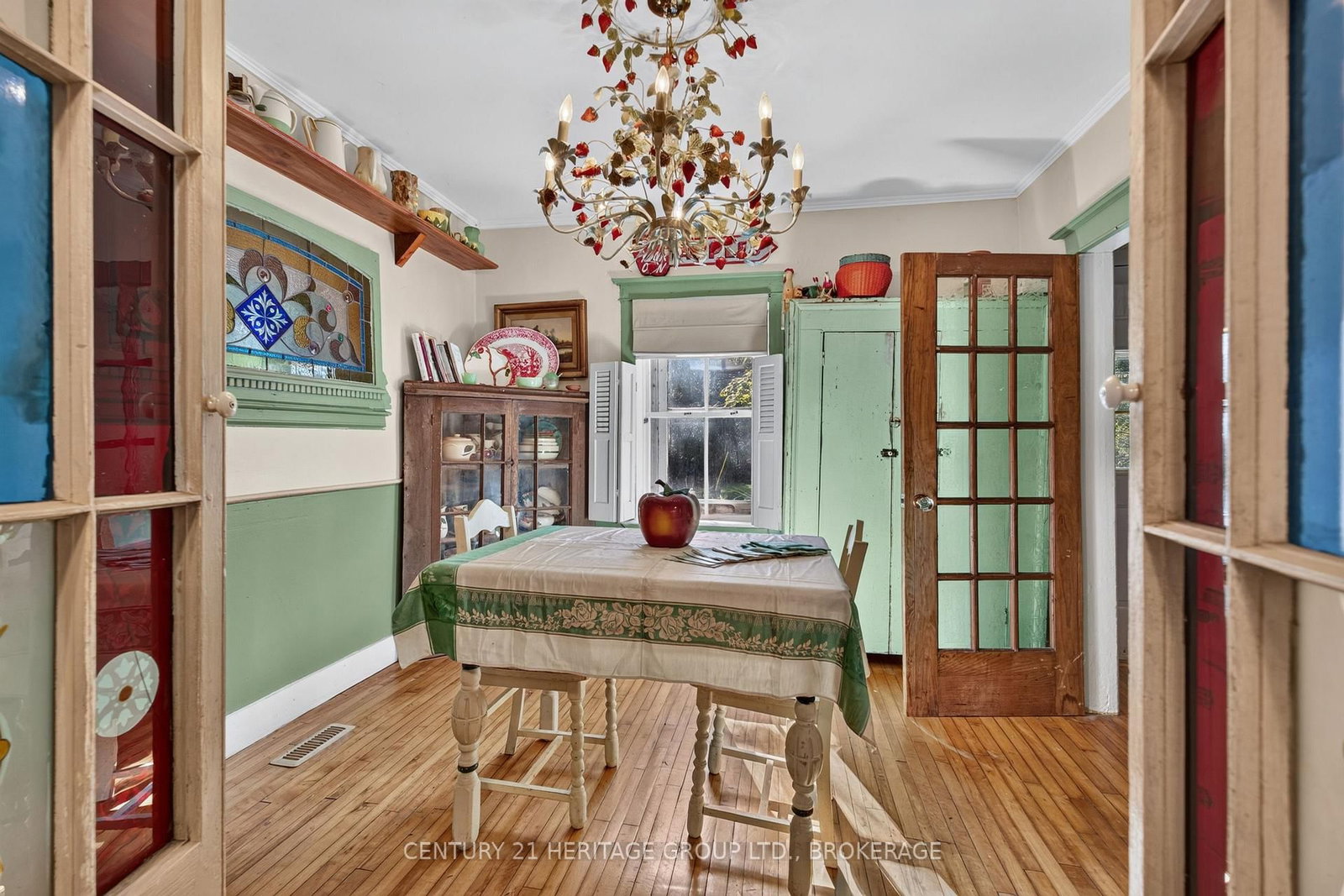 438 Main Street • Bath, ON photo 8
