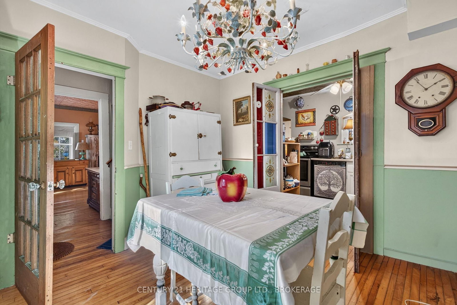438 Main Street • Bath, ON photo 9