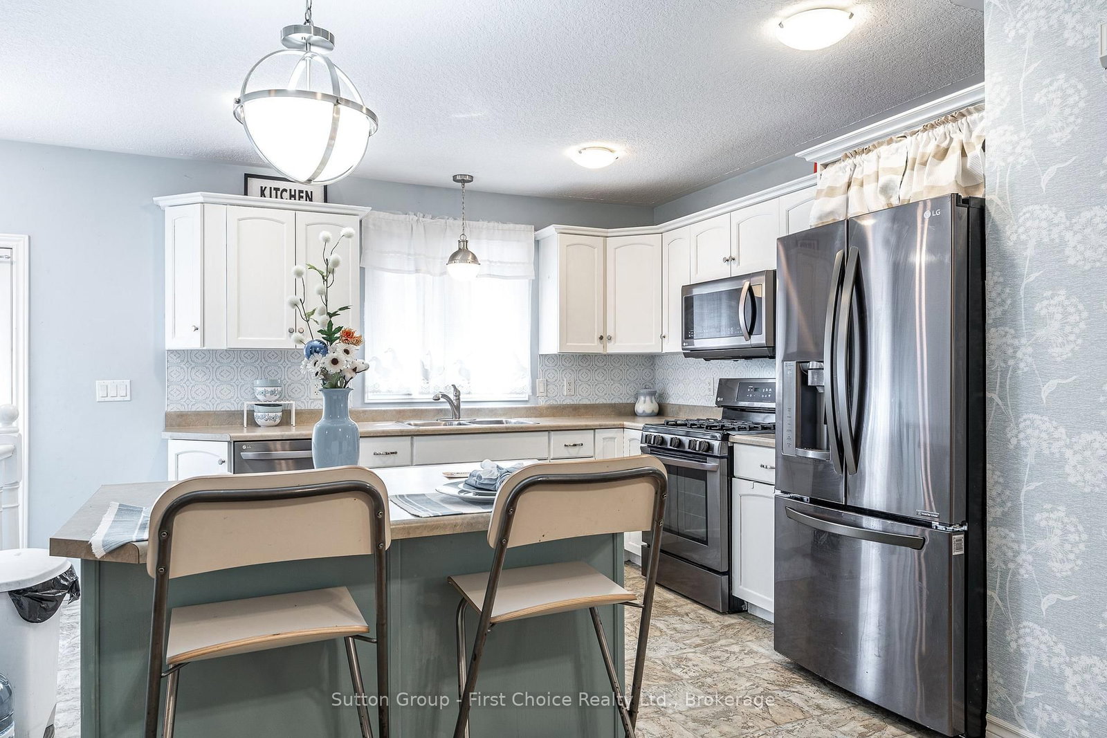 25 Trinity Street • Stratford, ON photo 11