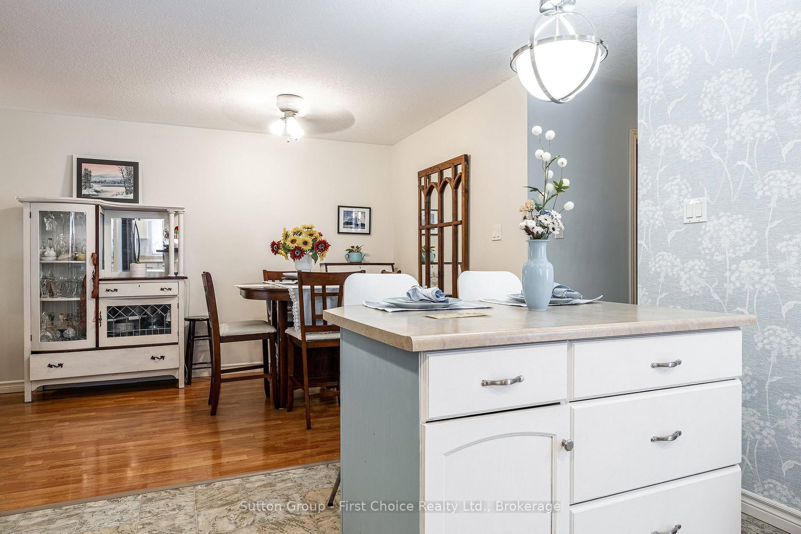25 Trinity Street • Stratford, ON photo 16