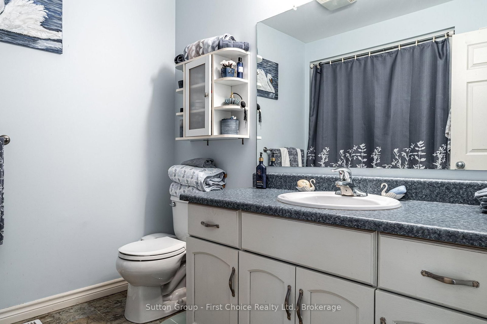 25 Trinity Street • Stratford, ON photo 17