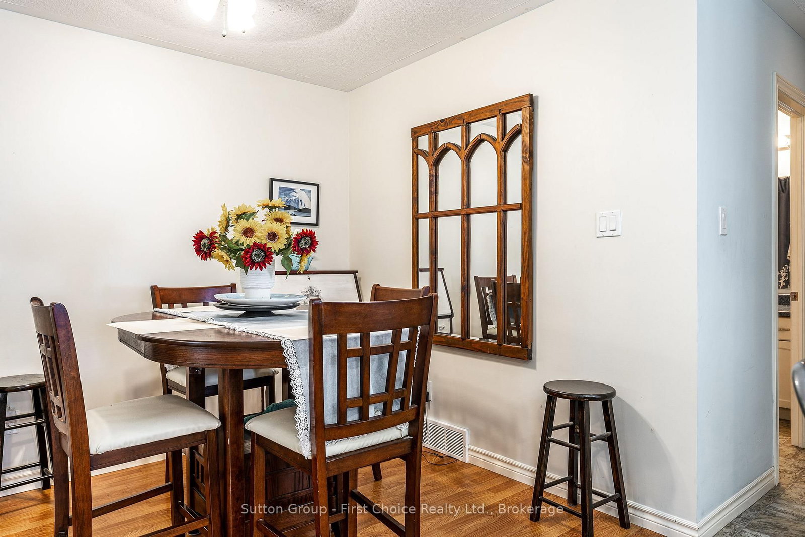 25 Trinity Street • Stratford, ON photo 9