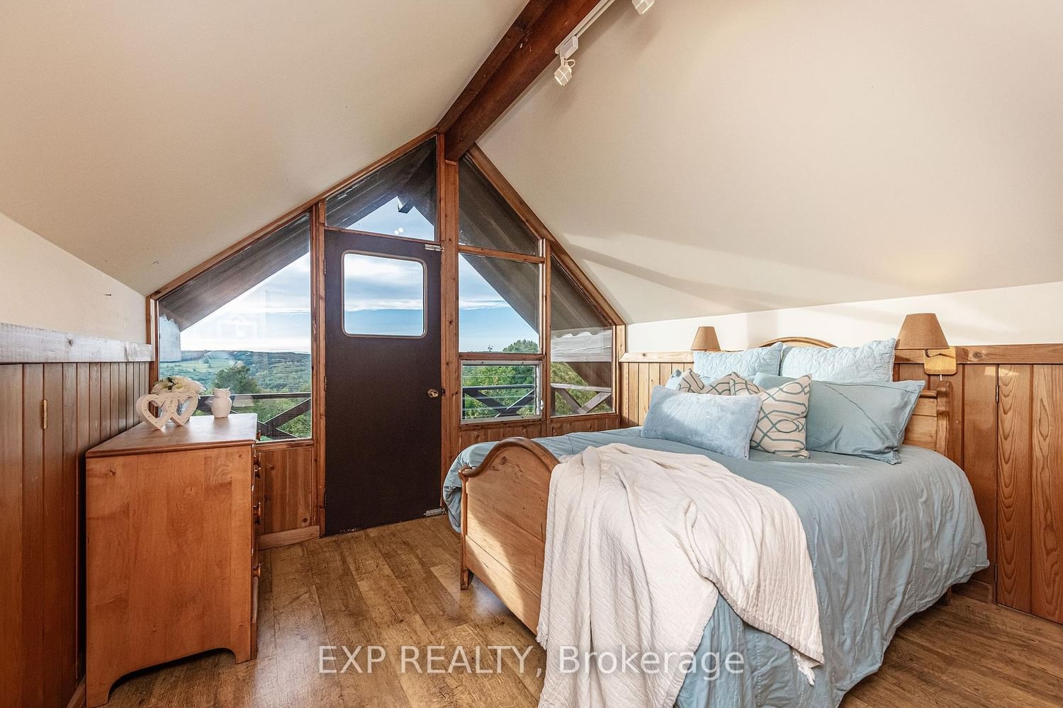 637166 Prince Of Wales Road • Mulmur, ON photo 24