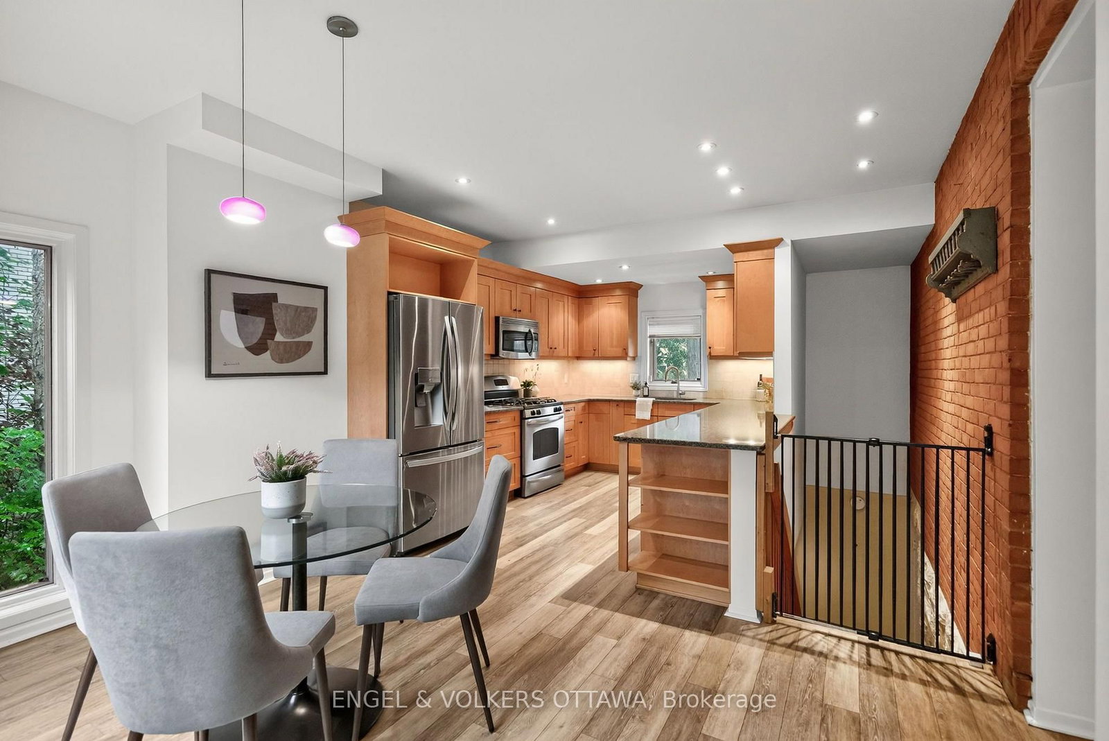 2241 Old Lilac Lane • Ottawa, ON photo 10