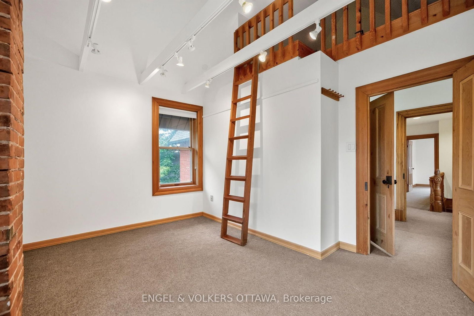 2241 Old Lilac Lane • Ottawa, ON photo 29