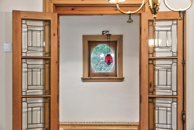 2241 Old Lilac Lane • Ottawa, ON photo 3
