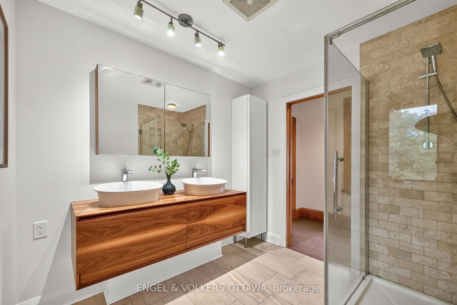 2241 Old Lilac Lane • Ottawa, ON photo 31