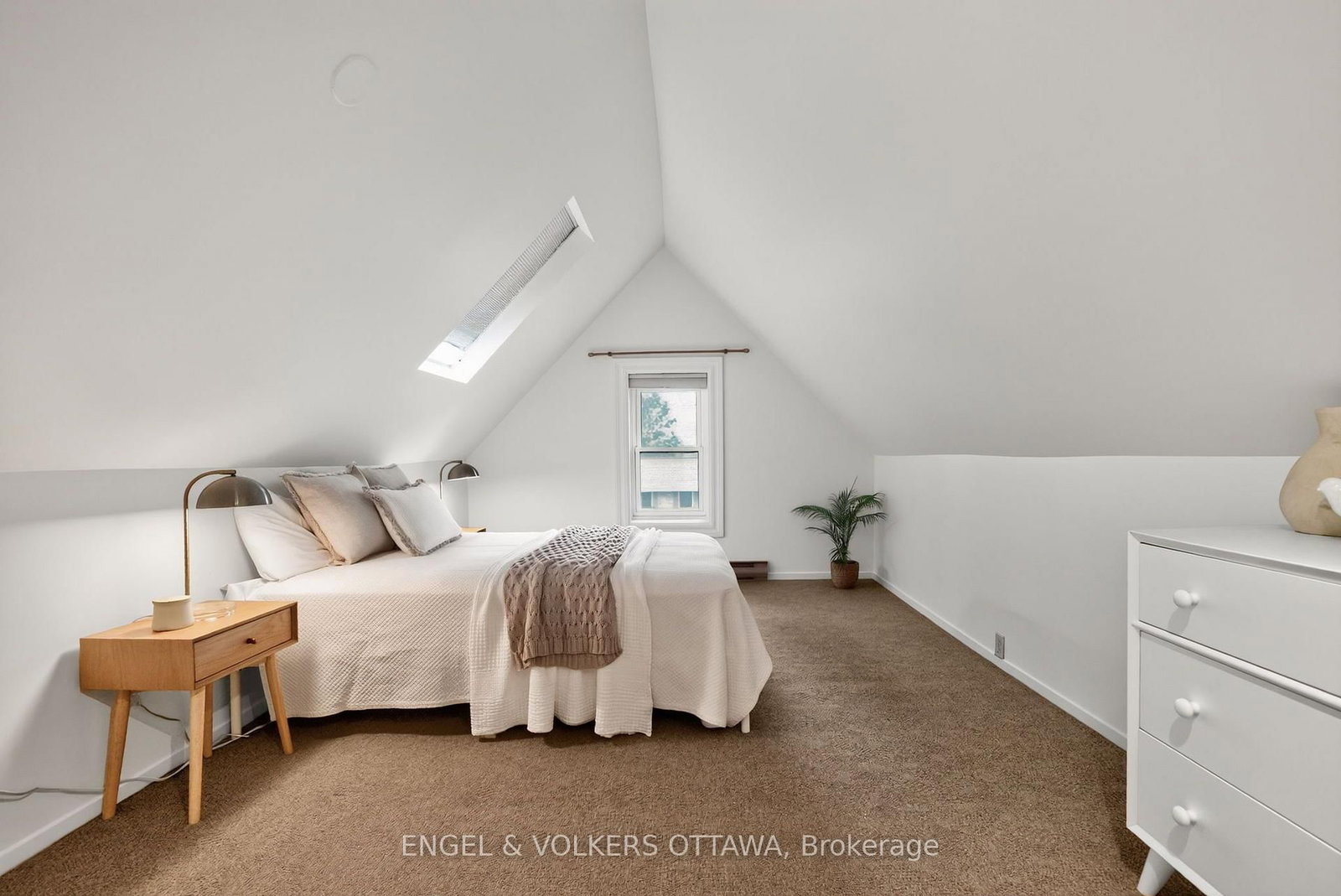 2241 Old Lilac Lane • Ottawa, ON photo 33