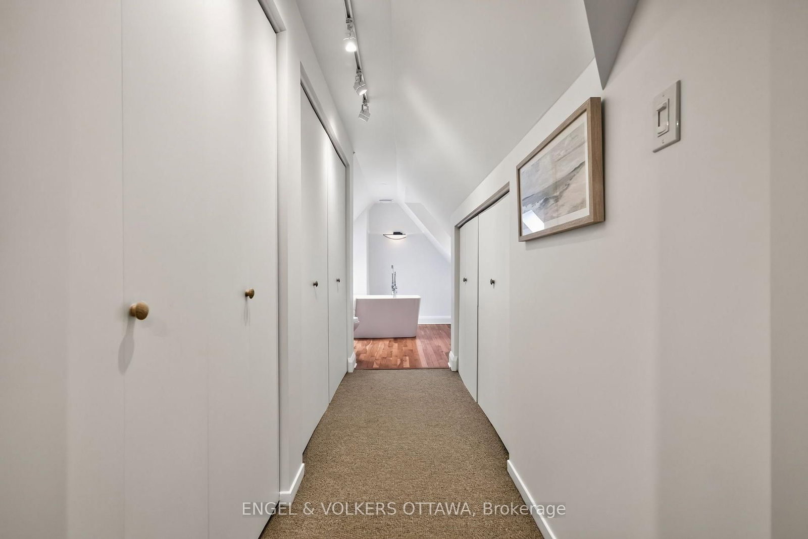 2241 Old Lilac Lane • Ottawa, ON photo 34