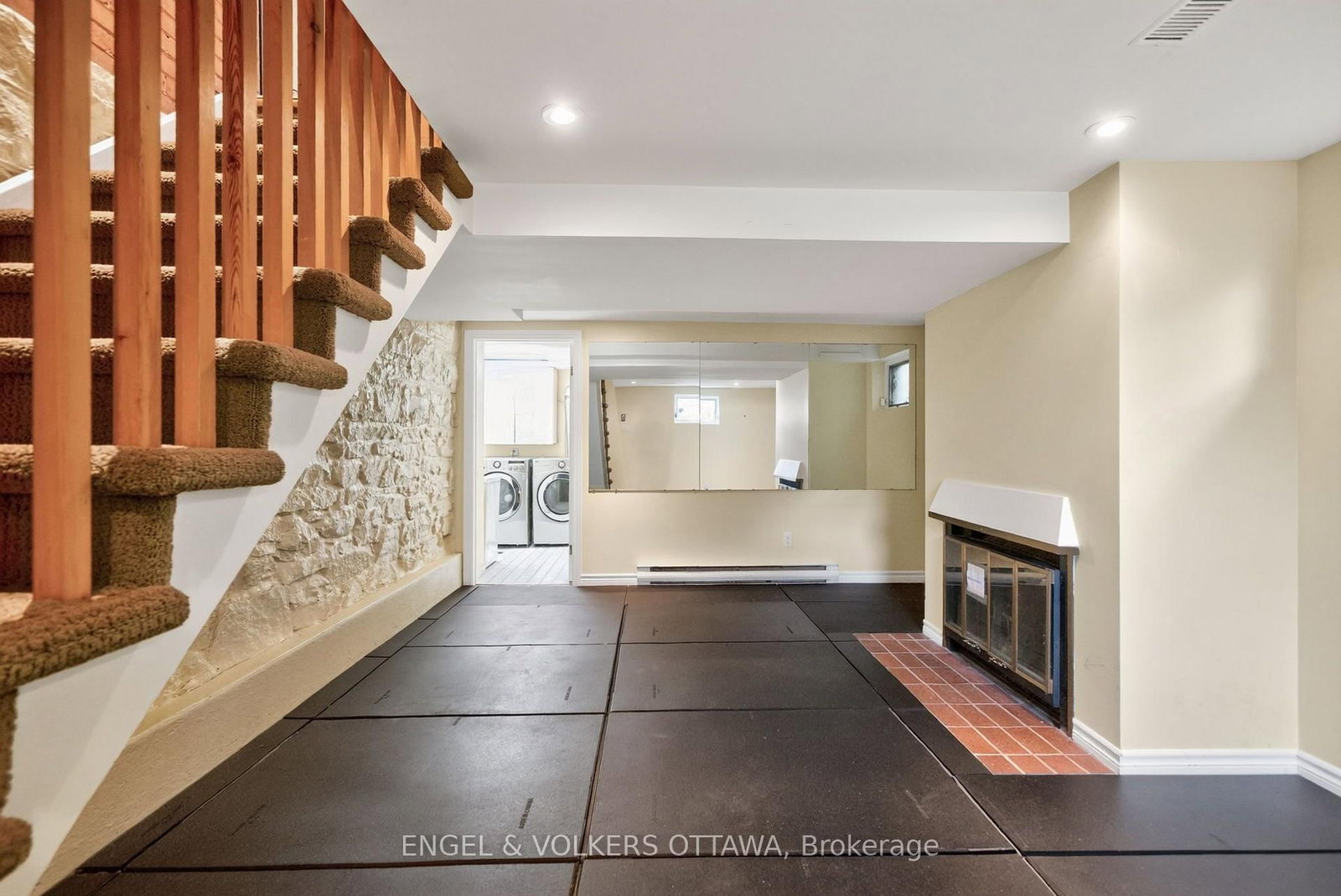 2241 Old Lilac Lane • Ottawa, ON photo 37