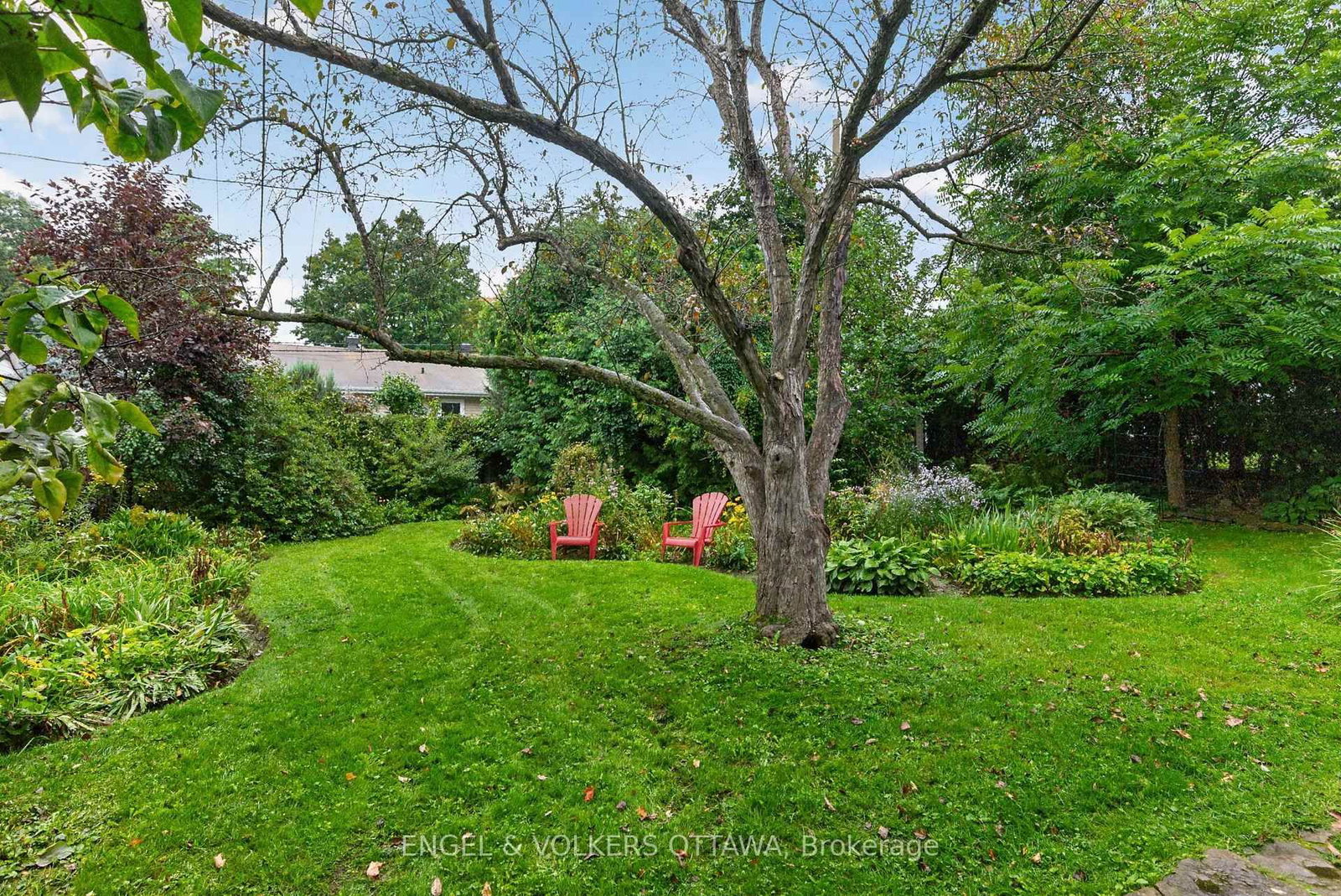 2241 Old Lilac Lane • Ottawa, ON photo 39