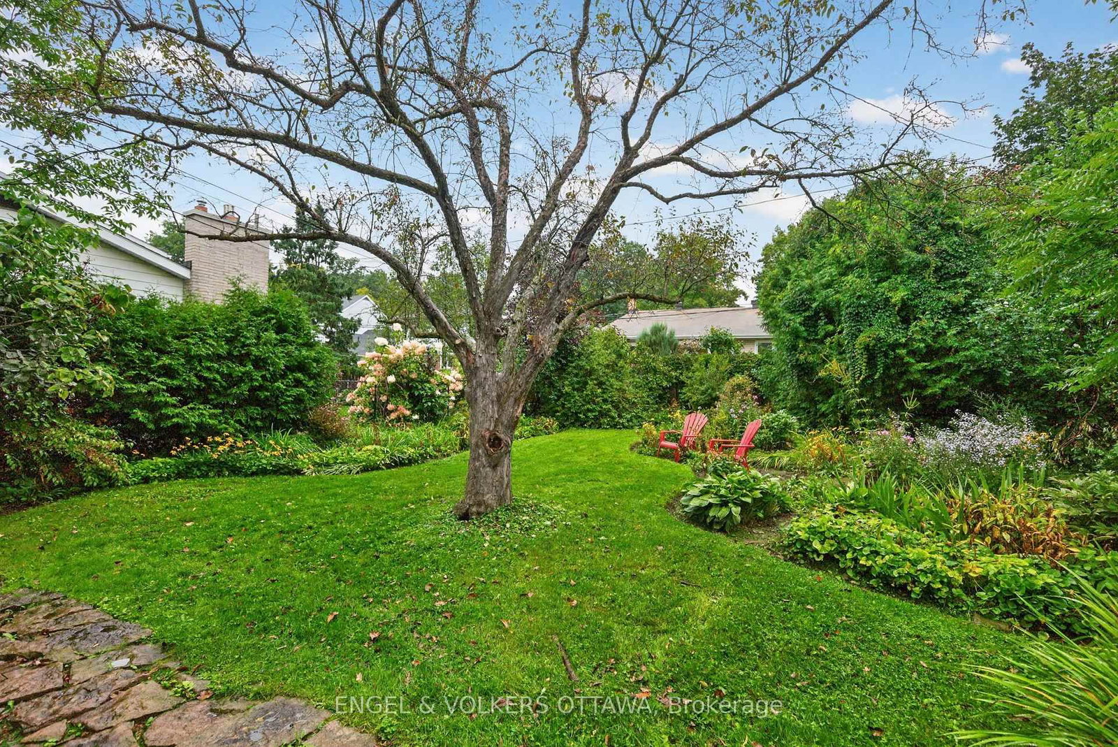 2241 Old Lilac Lane • Ottawa, ON photo 40