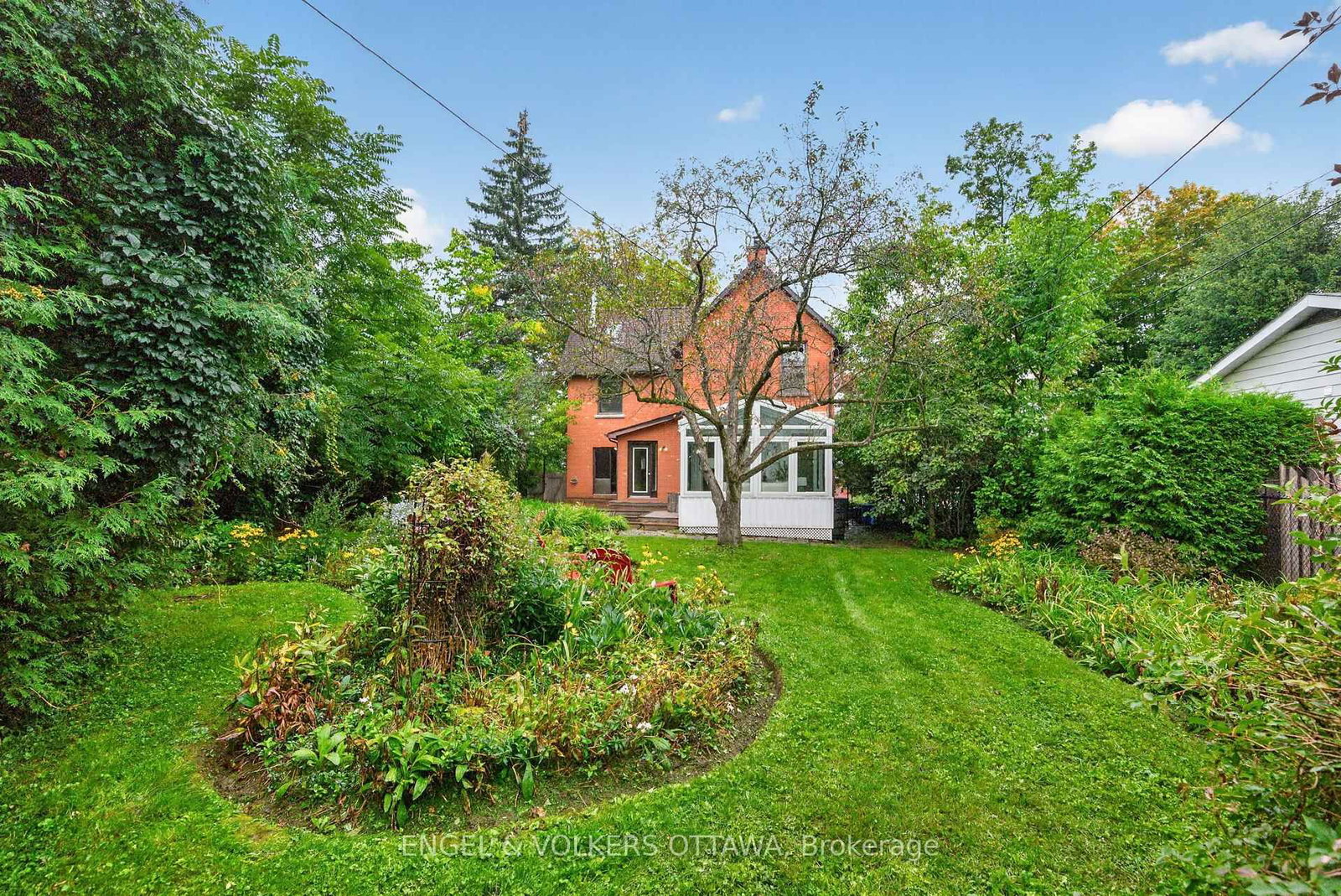 2241 Old Lilac Lane • Ottawa, ON photo 41