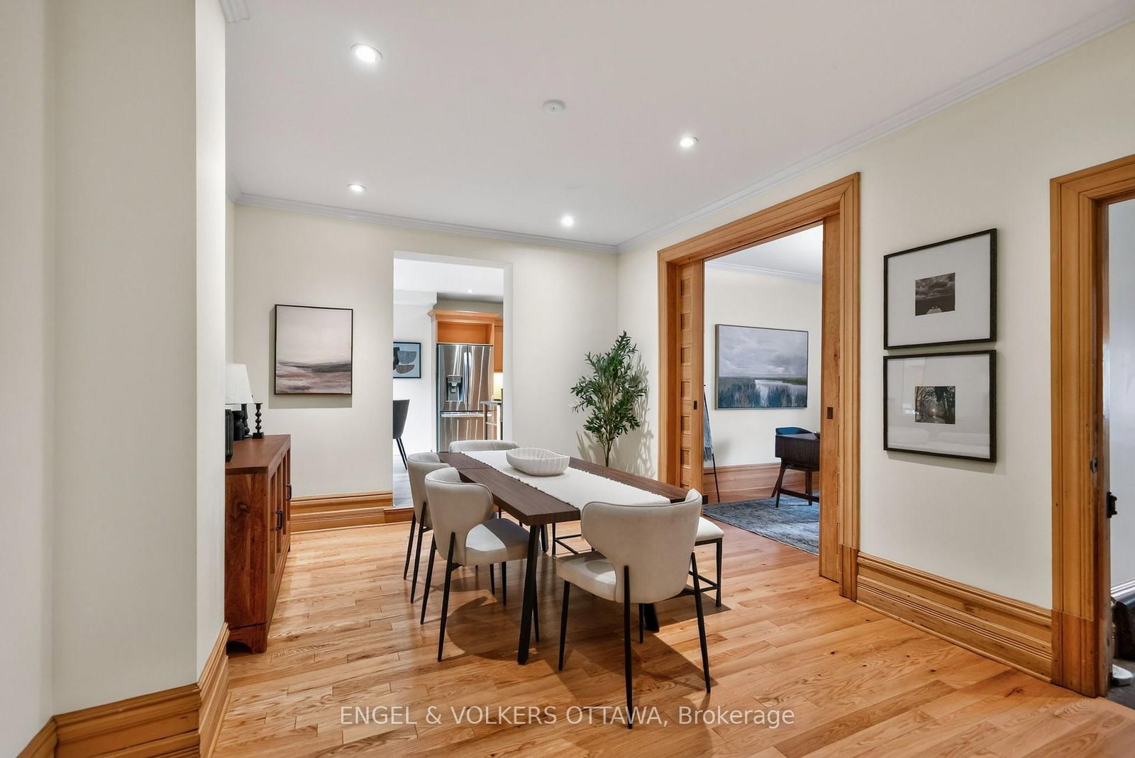 2241 Old Lilac Lane • Ottawa, ON photo 8