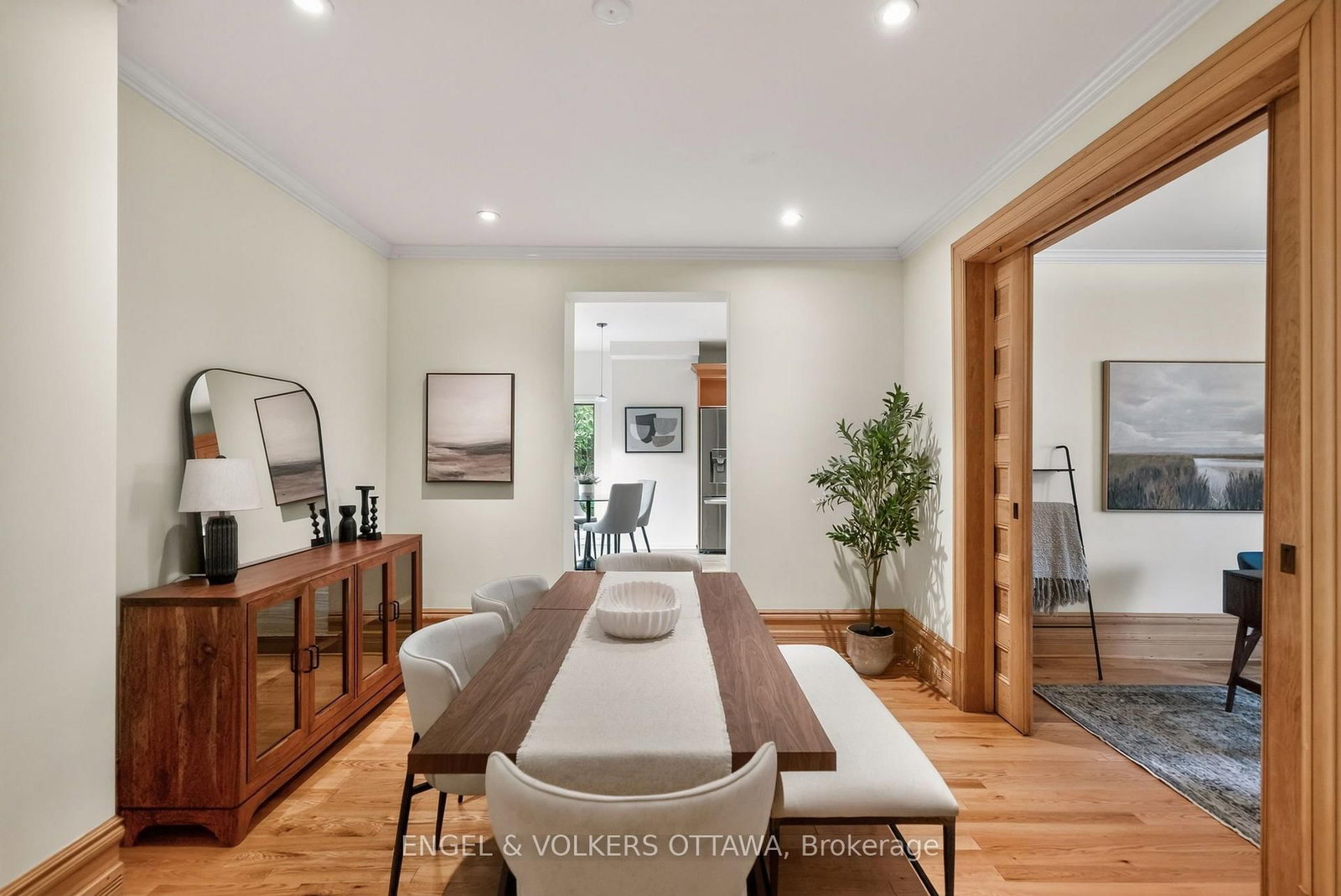 2241 Old Lilac Lane • Ottawa, ON photo 9