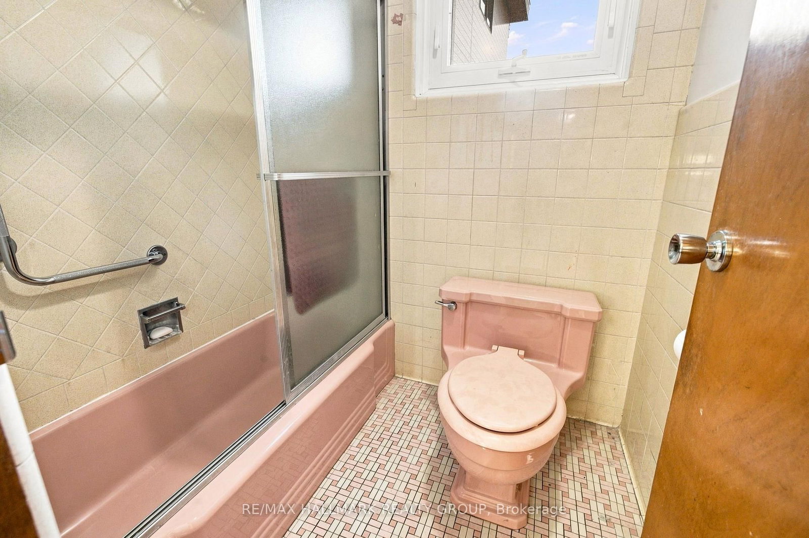 855 Mountainview Avenue • Ottawa, ON photo 22