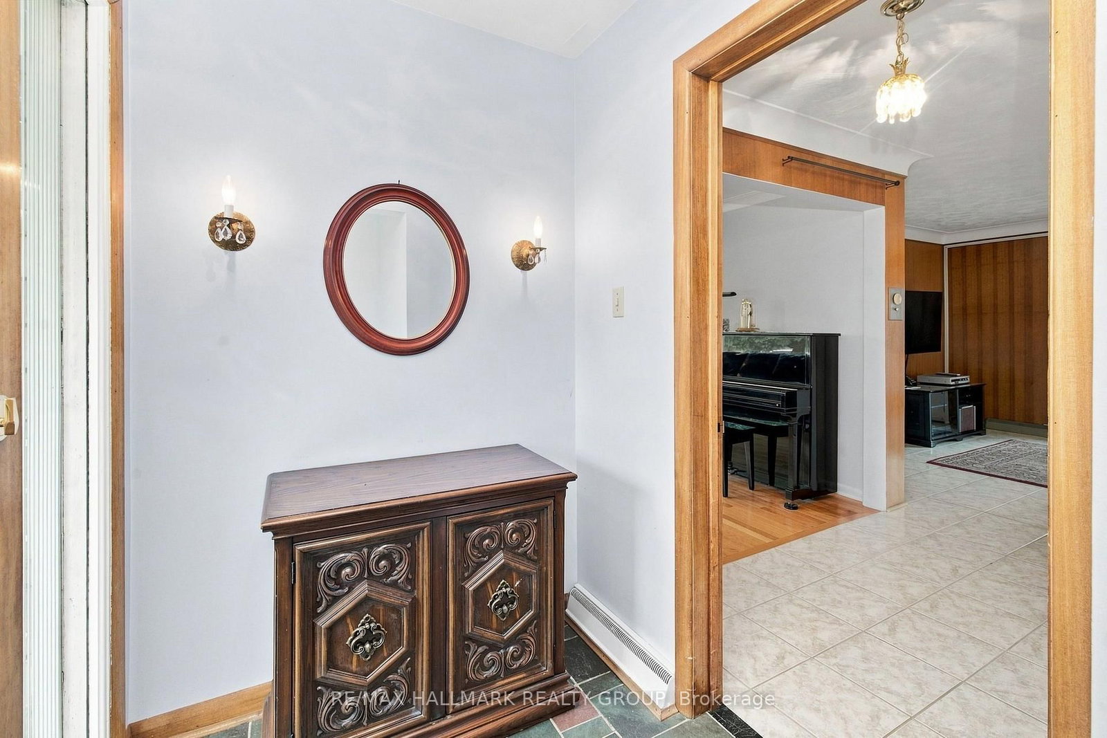 855 Mountainview Avenue • Ottawa, ON photo 4