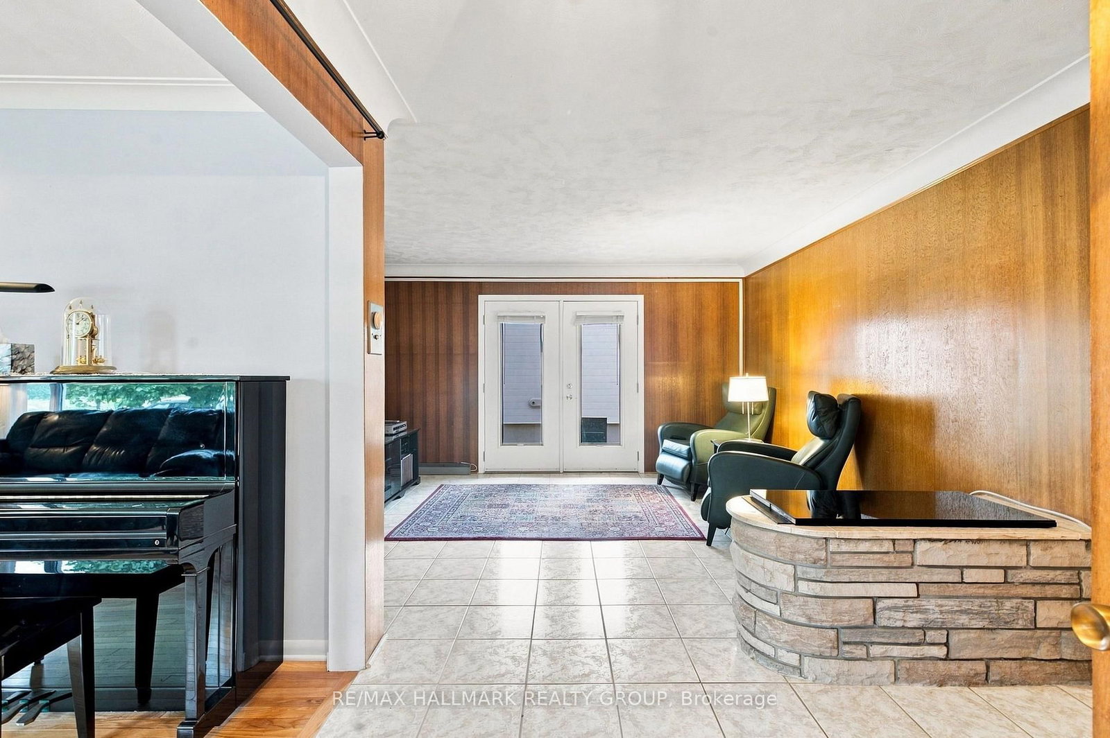 855 Mountainview Avenue • Ottawa, ON photo 6